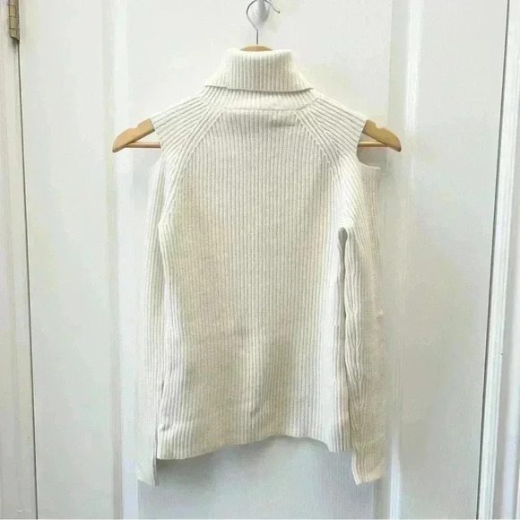 Theory Jemliss Cold Shoulder Ribbed  Wool Turtleneck Sweater Ivory Cream Small - Picture 9 of 16